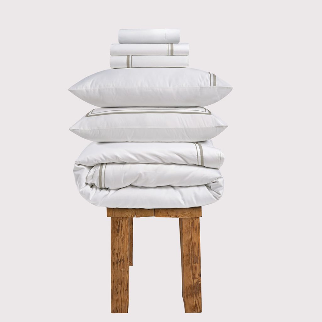800 Thread Count Egyptian Cotton Royalton LUXE Bedding Set - Mink, Super King / White with Mink