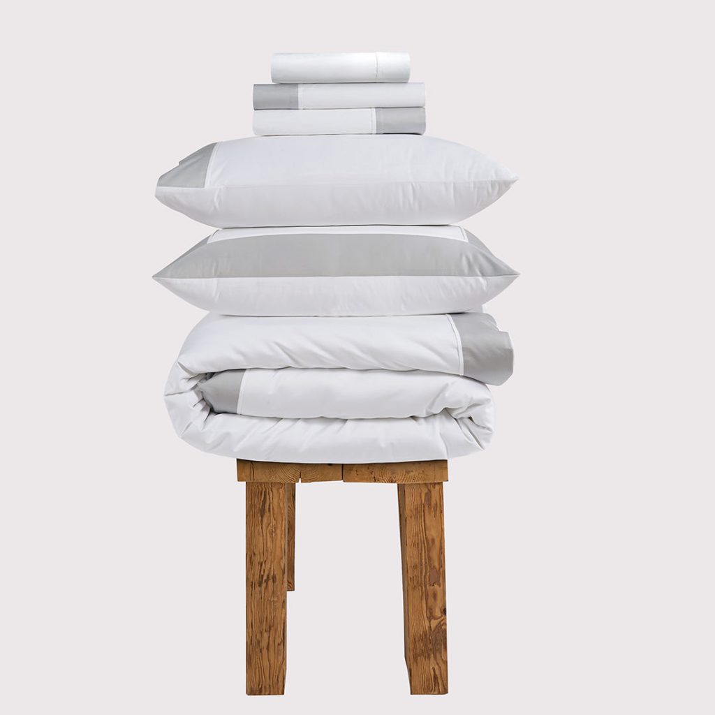 800 Thread Count Egyptian Cotton Windsor LUXE Bedding Set - Silver Dove Grey, Super King / White with Silver Dove Grey