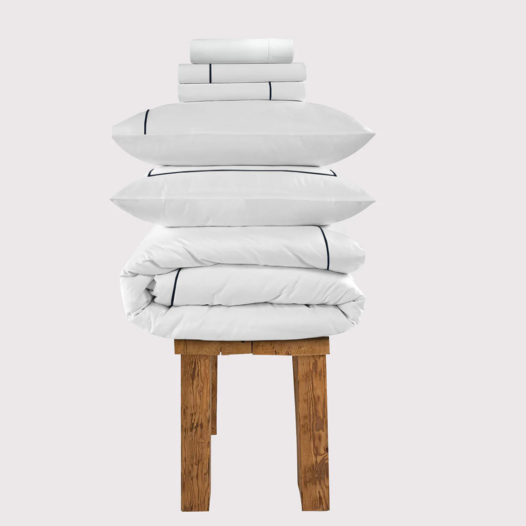 800 Thread Count Egyptian Cotton Cedarhurst LUXE Bedding Set - Navy, Super King / Brilliant White with Navy Peony