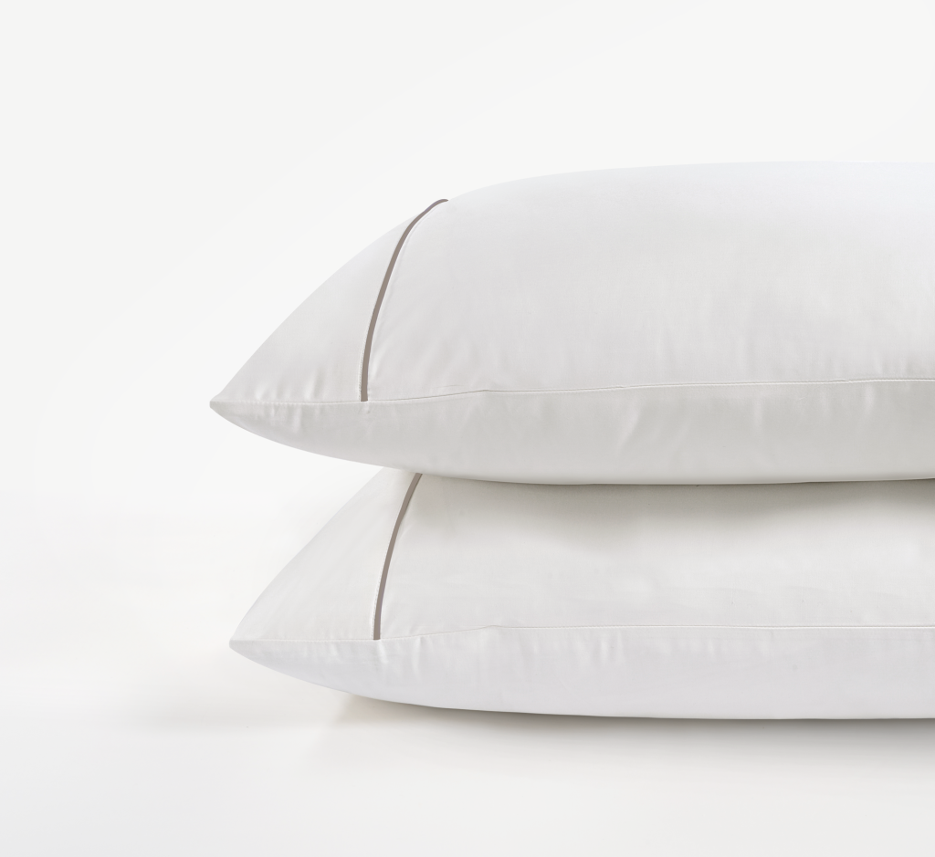 800 Thread Count Pair (2 Pillowcases) of Egyptian Cotton Duke of Bliss Lux Buttery Smooth Pillowcases - Brilliant White with Simply Taupe Accent, Standard / Brilliant White with Simply Taupe Accent