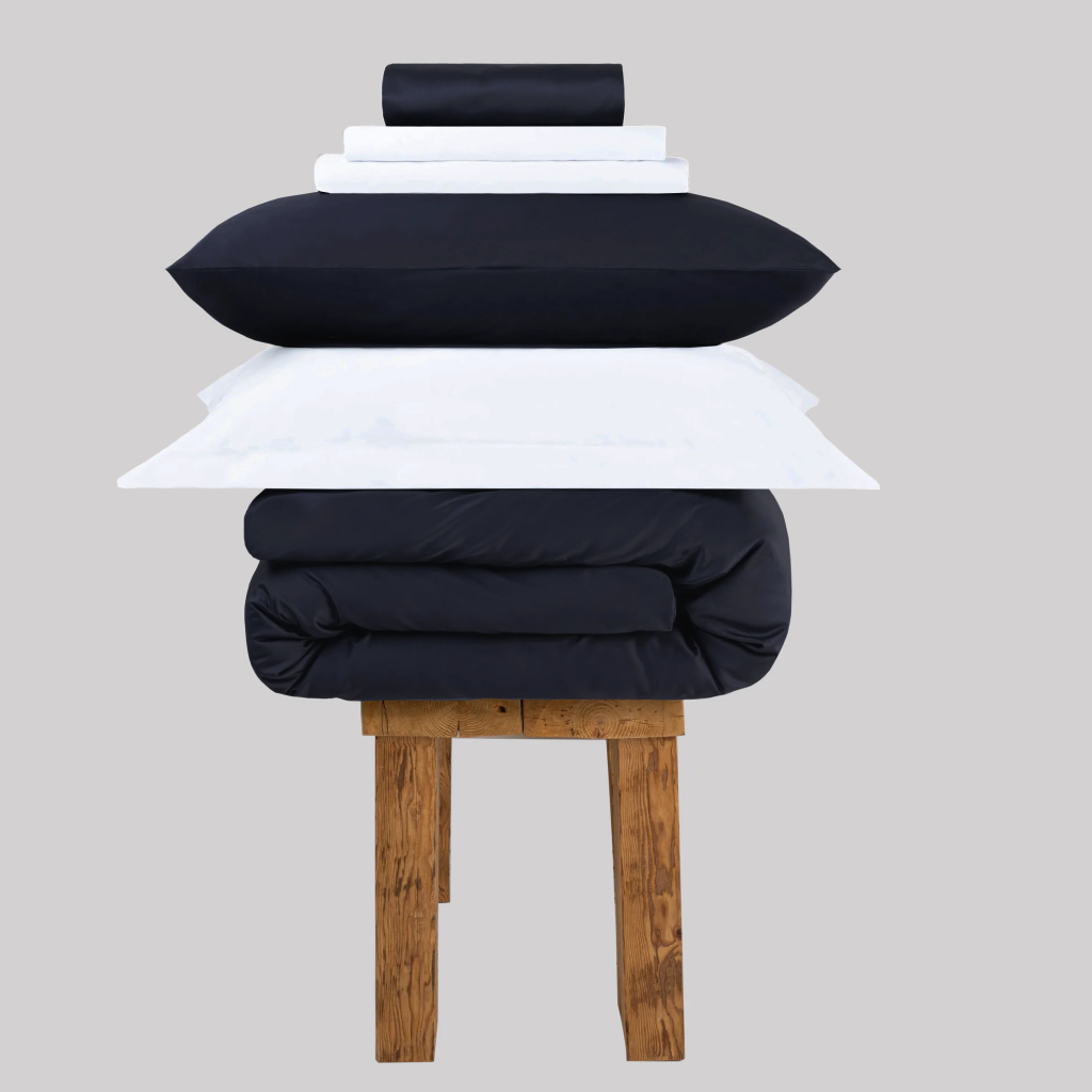 All Season Egyptian Giza Bedding Set - Navy & Brilliant White, Double / Navy & Brilliant White