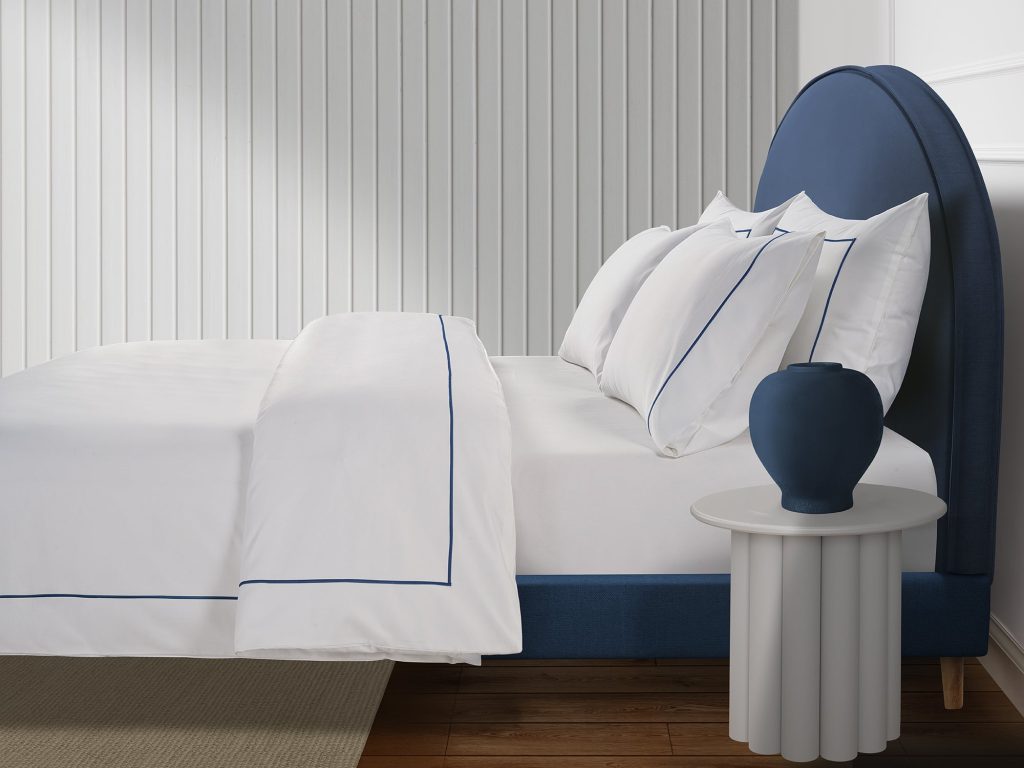 800 Thread Count Egyptian Cotton Cedarhurst Lux Buttery Smooth Duvet Cover - Navy, Double / Brilliant White with Navy