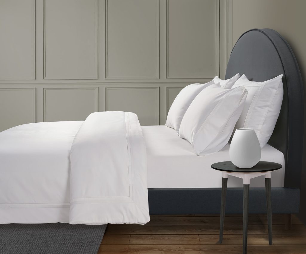 800 Thread Count Egyptian Cotton Royalton Lux Buttery Smooth Duvet Cover - Brilliant White, King / White