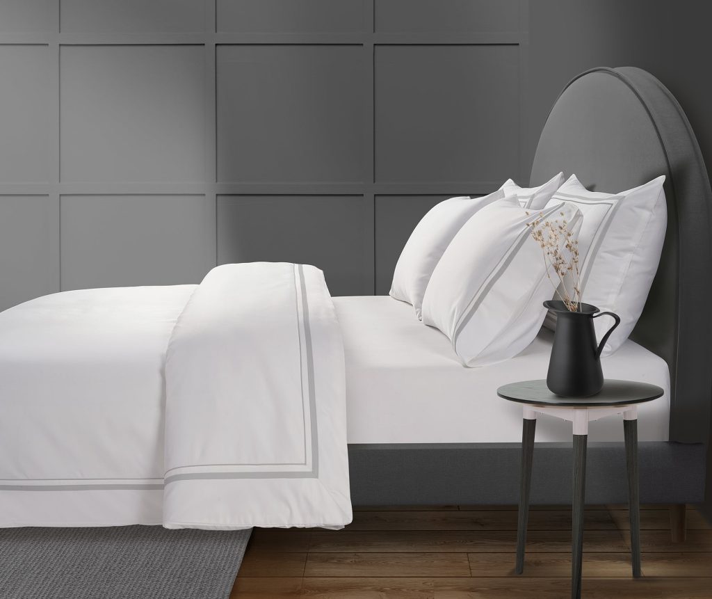 800 Thread Count Egyptian Cotton Royalton Lux Buttery Smooth Duvet Cover - Silver Dove Grey, Super King / White with Silver Dove Grey