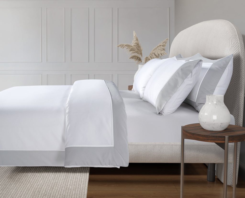 800 Thread Count Egyptian Cotton Windsor Lux Buttery Smooth Duvet Cover - Silver Dove Grey, Super King / White with Silver Dove Grey