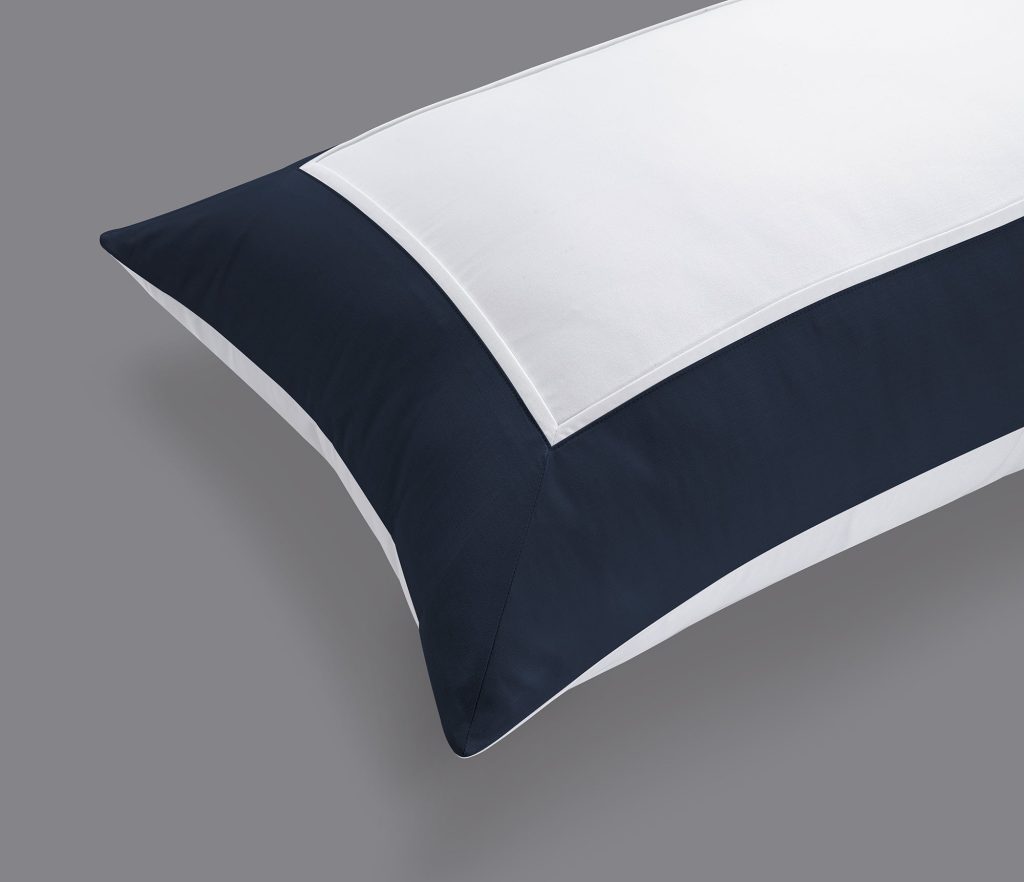 800 Thread Count Pair (2 Pillowcases) of Egyptian Cotton Windsor Lux Buttery Smooth Pillowcases - Navy, Standard / White with Navy
