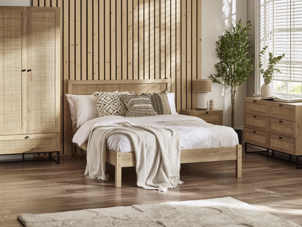 Julian Bowen Padstow Rattan Double Oak Wooden Bed