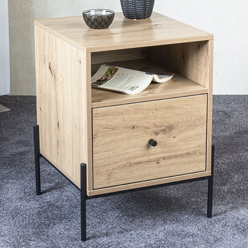 Anniston Wooden Bedside Cabinet With 1 Drawer In Oak
