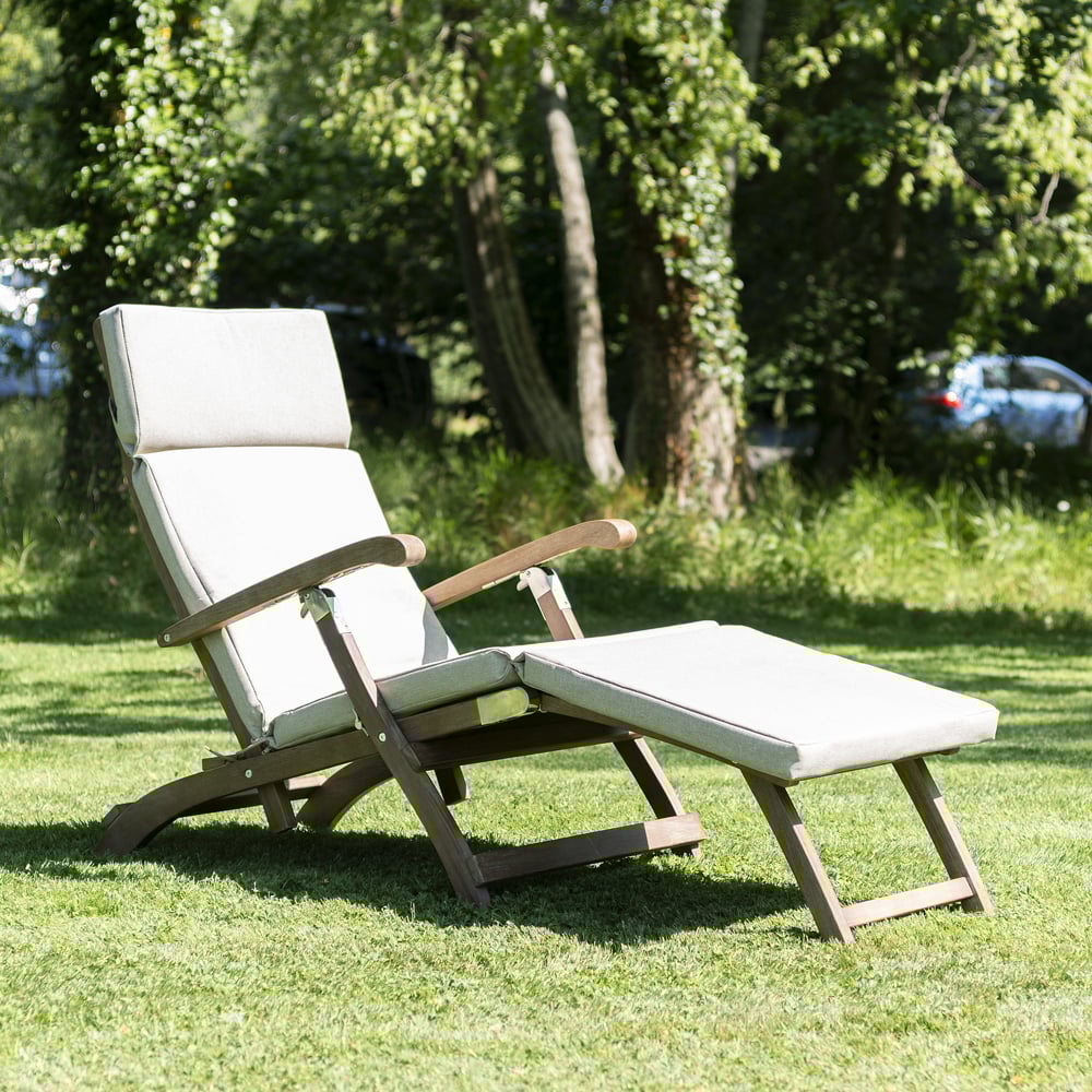 Atwater Wooden Garden Folding Steamer Chair In Natural