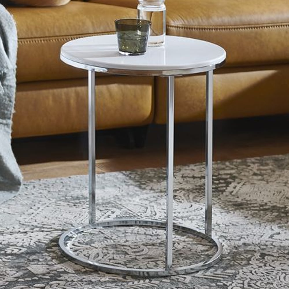 Berwyn High Gloss End Table With Chrome Frame In White