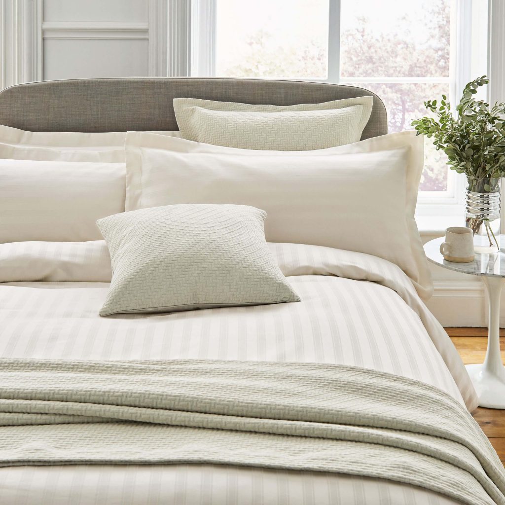 Bedeck of Belfast Fine Linens Adan Emperor Duvet Cover, Chalk