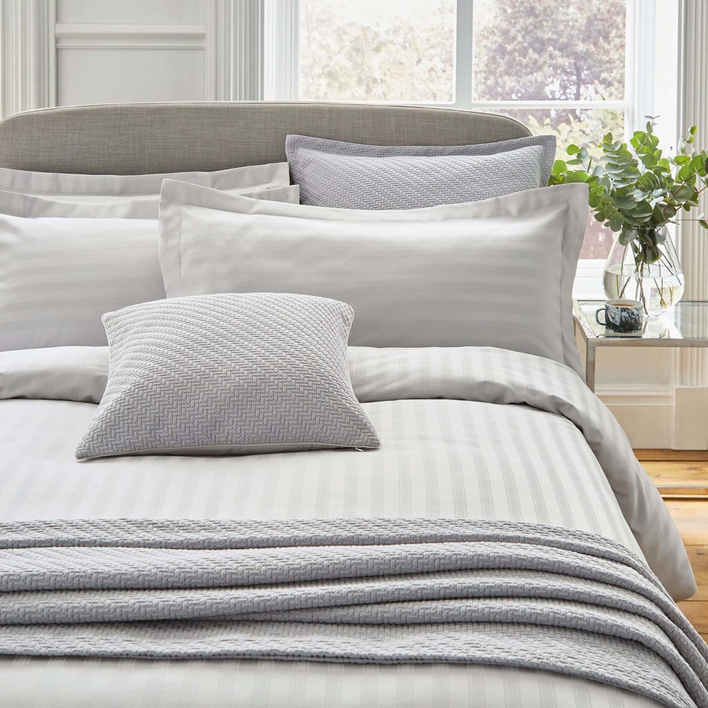 Bedeck of Belfast Fine Linens Adan Kingsize Duvet Cover, Silver
