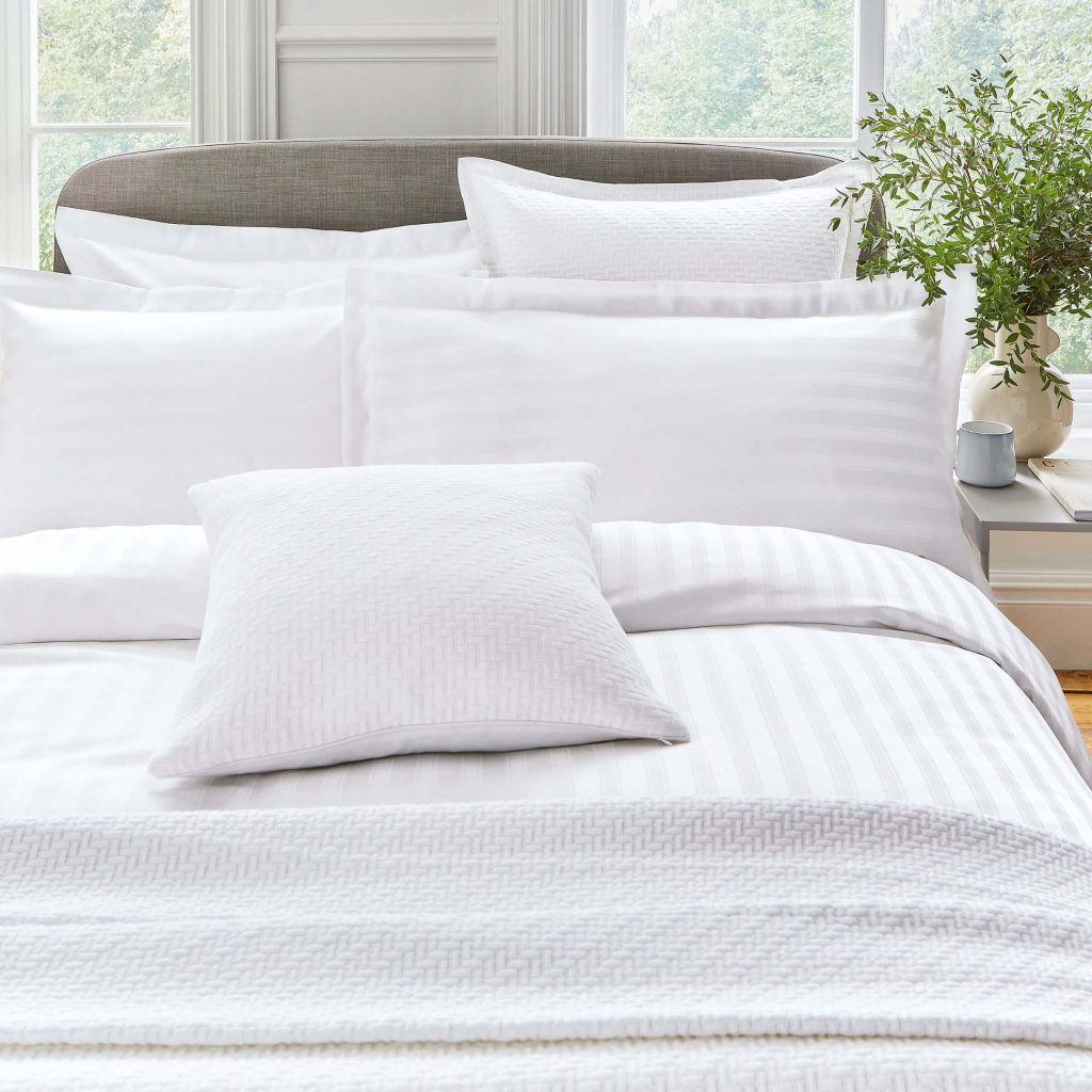 Bedeck of Belfast Fine Linens Adan Double Duvet Cover, White