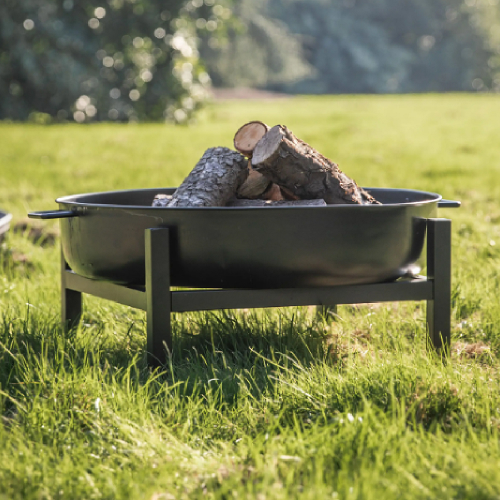 Carew Outdoor Round Metal Fire Pit In Black