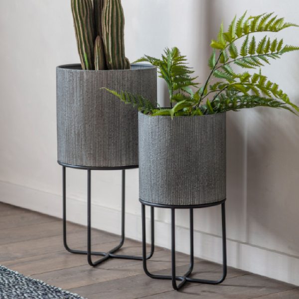 Etobicoke Metal Set Of 2 Planter In Grey | Bed Sava