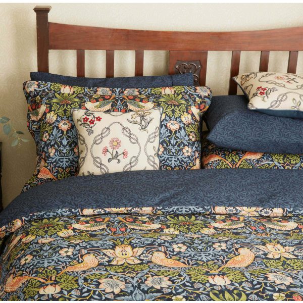 Morris  Co Strawberry Thief Kingsize Duvet Cover Set Indigo | Bed Sava