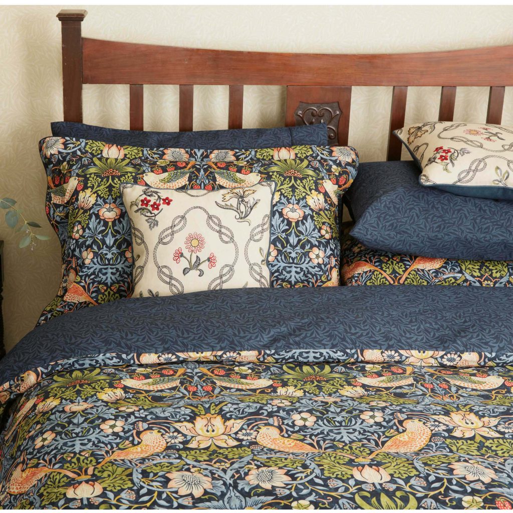 Morris & Co Strawberry Thief Single Duvet Cover Set, Indigo