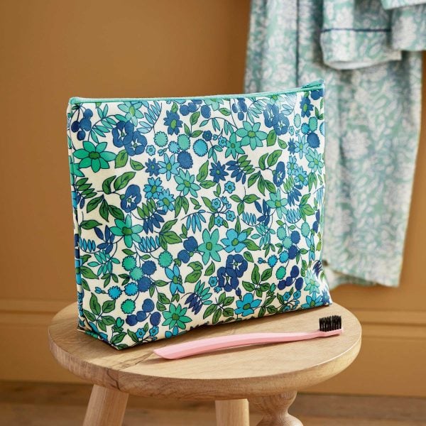 Land  Shore Bramble Floral Bathroom Wash Bag  Large Green | Bed Sava