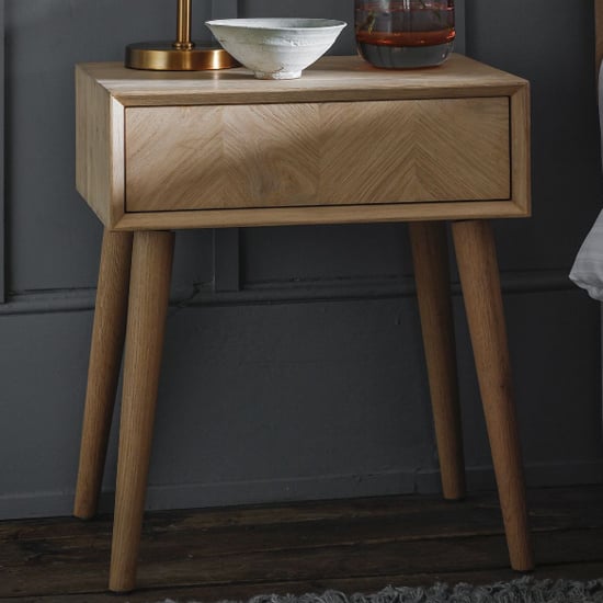 Manistee Wooden Side Table With 1 Drawer In Oak