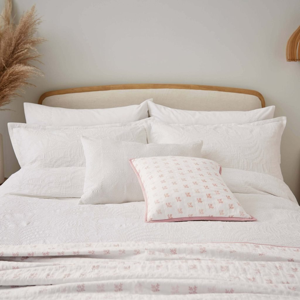 Murmur Iris Single Duvet Cover, White