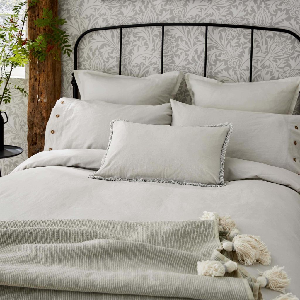 William Morris Pure Linen Cotton Super Kingsize Duvet Cover, Silver