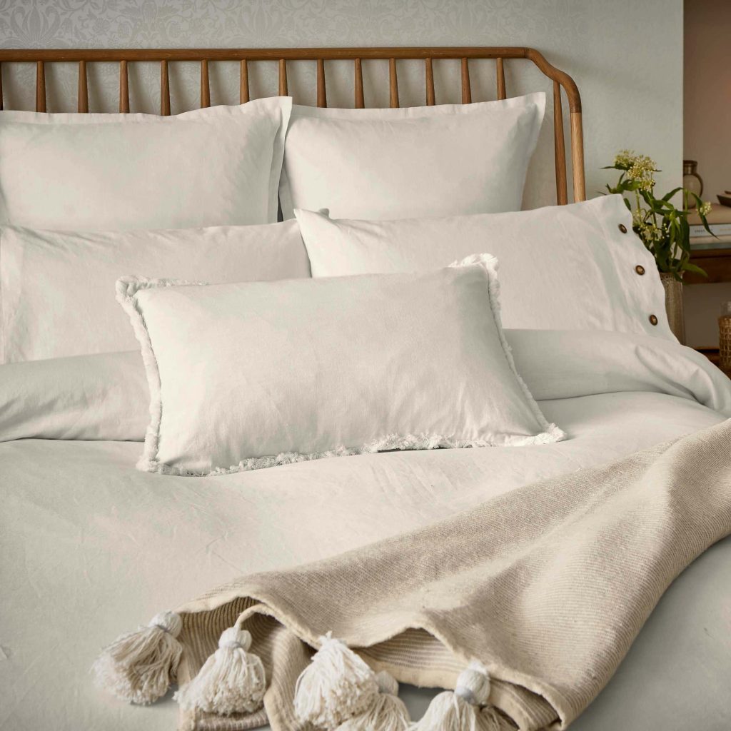 William Morris Pure Linen Cotton Super Kingsize Duvet Cover, White