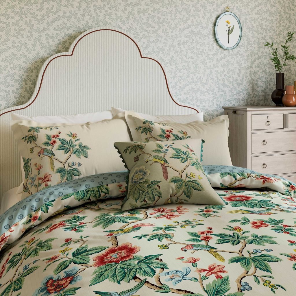 Sanderson x National Trust Lophura Super Kingsize Duvet Cover Set, Chintz