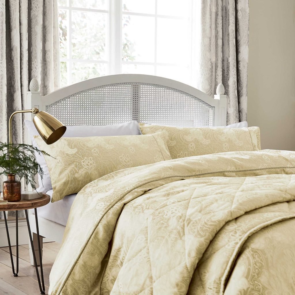 Sanderson Ashbee Kingsize Duvet Cover Set, Soft Gold