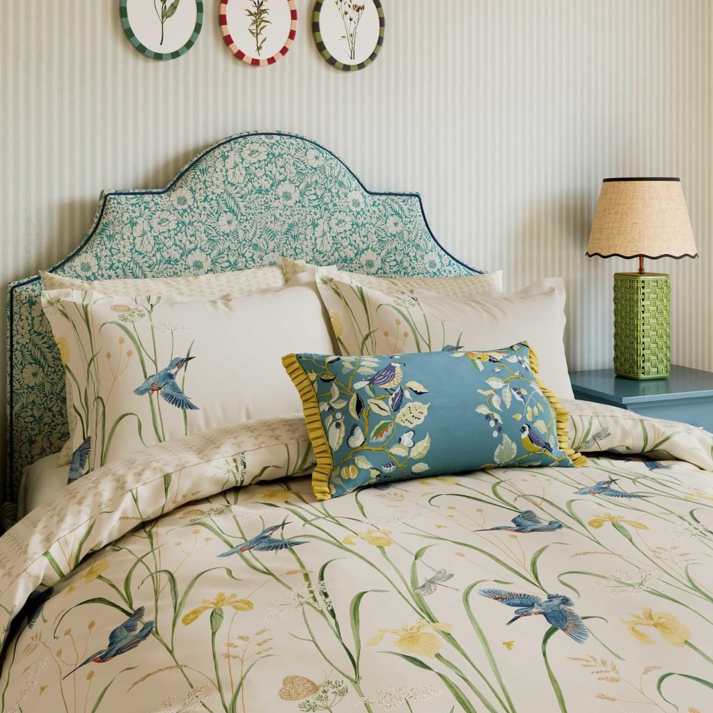 Sanderson x National Trust Kingfisher & Iris Super Kingsize Duvet Cover Set, Azure & Linen