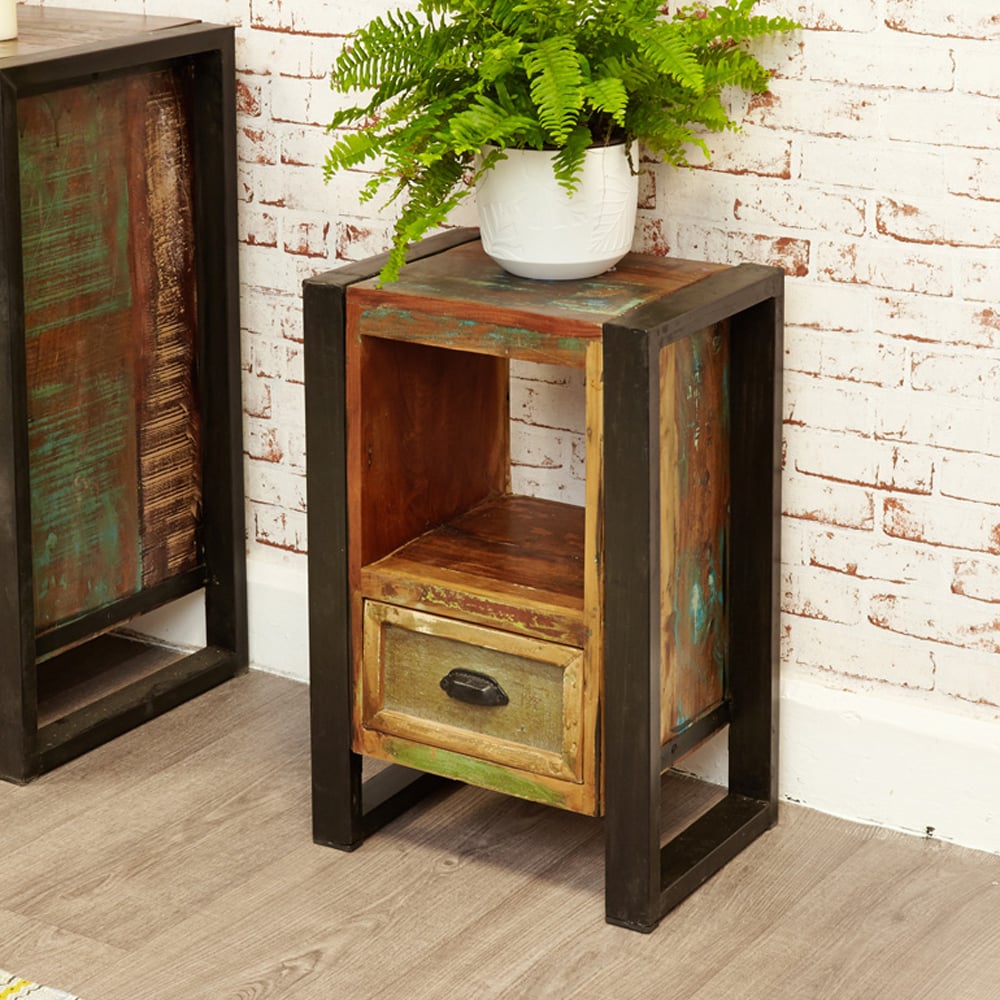 Utica Wooden Bedside Cabinet With 1 Drawer In Satin Lacquer