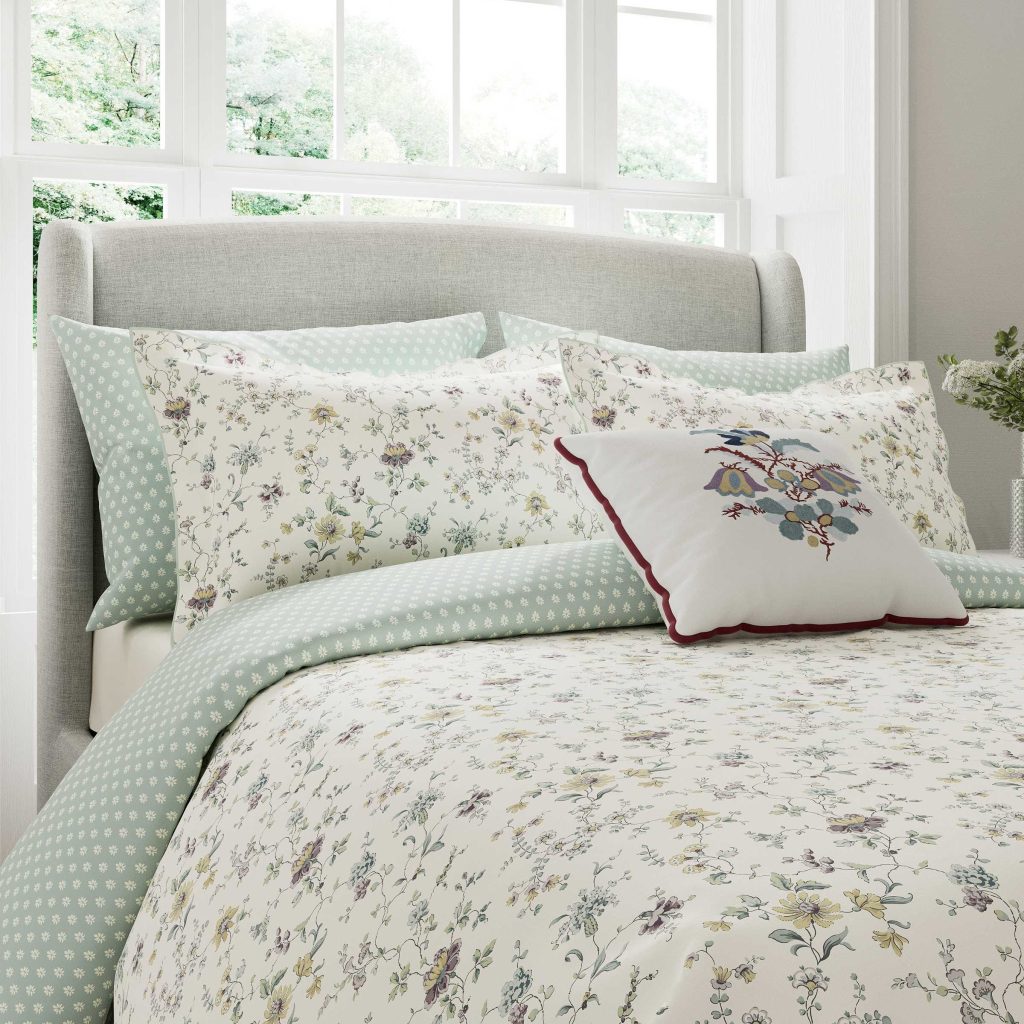 V&A Flora Super Kingsize Duvet Cover Set, Duck Egg