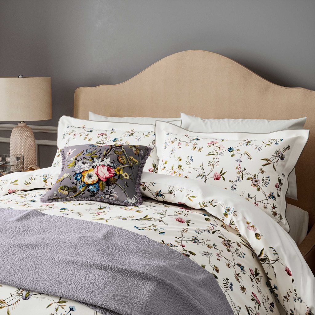 V&A Kilburn Floral Super Kingsize Duvet Cover Set, Multi