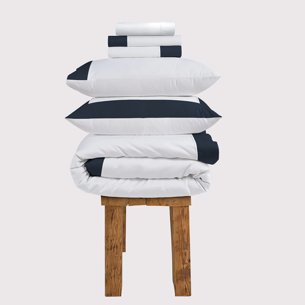 800 Thread Count Egyptian Cotton Windsor LUXE Bedding Set - Navy, King / White with Navy Peony