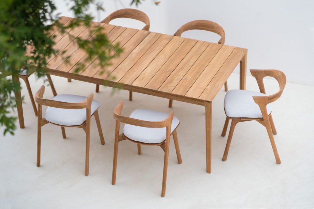 Ethnicraft Bok Set Teak Outdoor Table & Chairs 250 cm table + 8 bok chairs + off white cushions