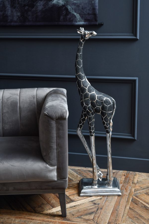 Giant Giraffe Sculpture Head Back | Bed Sava
