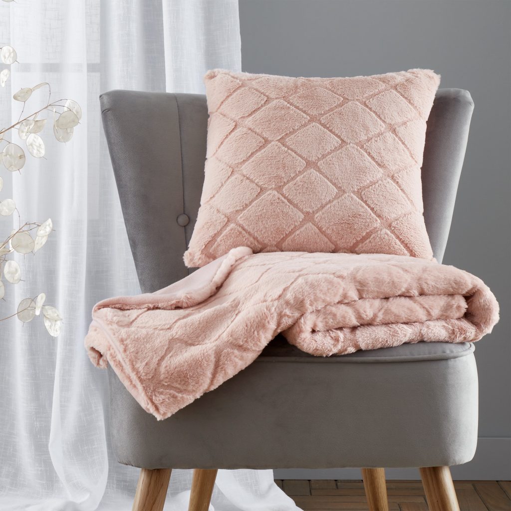 Catherine Lansfield Downstairs Cosy Diamond Faux Fur Soft Blanket Throw