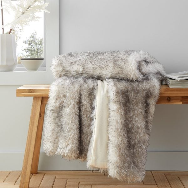 Catherine Lansfield Arctic Fox Cosy Faux Fur Blanket Throw | Bed Sava