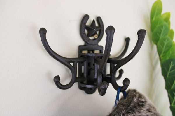 Cast Iron Wall Mounted Rotating Coat Hooks Horseshoe 8 Hooks | Bed Sava
