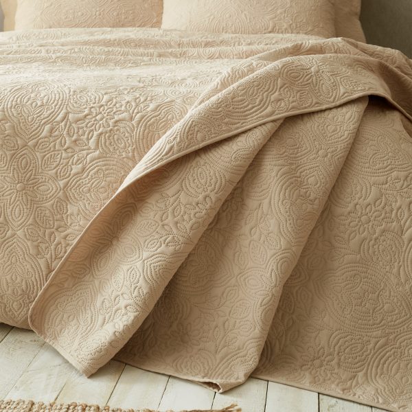 Pineapple Elephant Casablanca Pinsonic Bedspread | Bed Sava