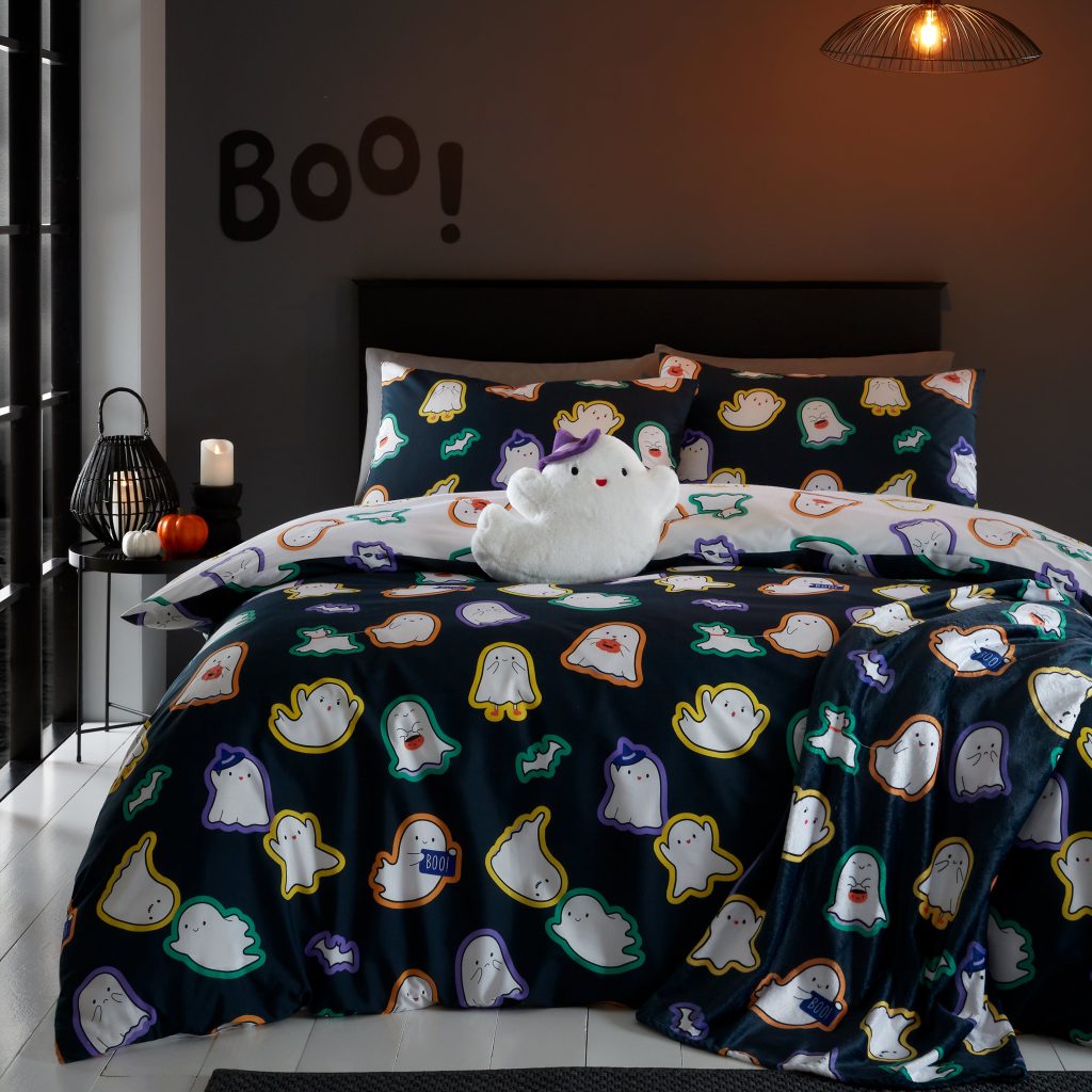 Catherine Lansfield Halloween Ghosts Cosy Fleece Blanket Throw | Bed Sava