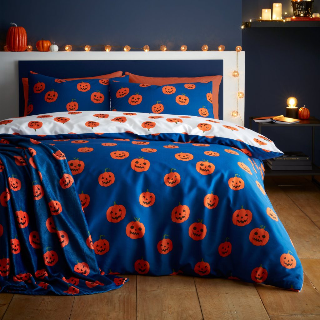 Catherine Lansfield Halloween Pumpkins Reversible Duvet Cover Set with Pillowcases | Bed Sava