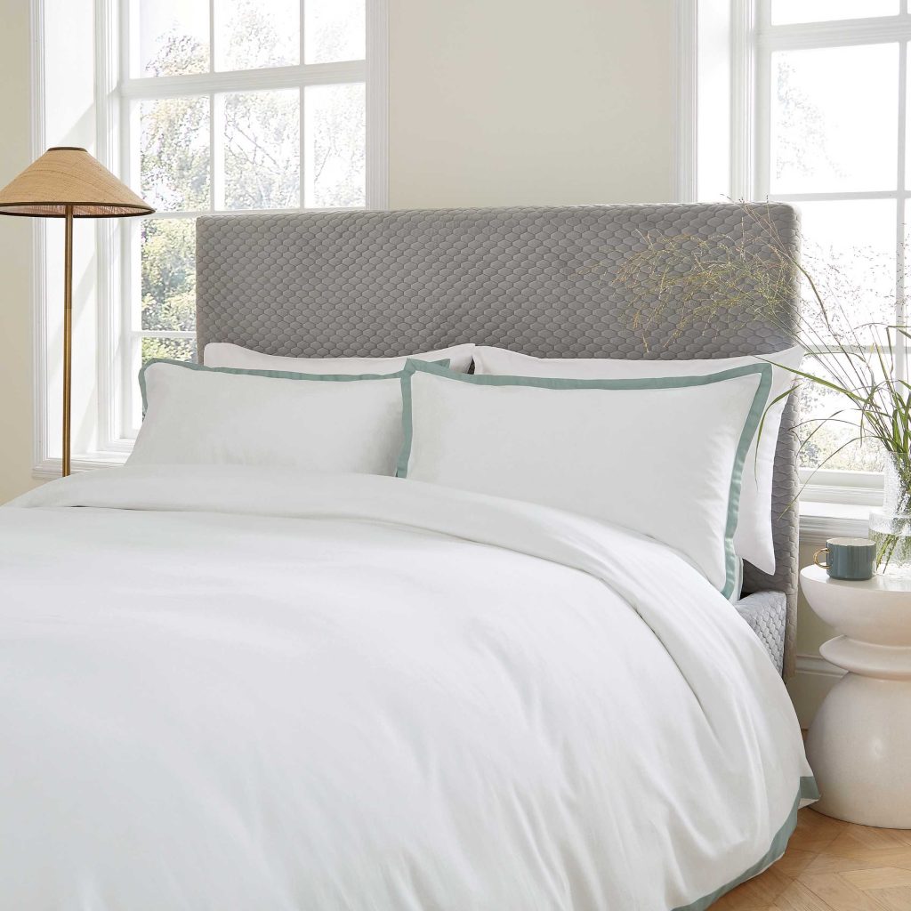 Bedeck of Belfast Fine Linens Olenna Kingsize Duvet Cover SET, Celadon