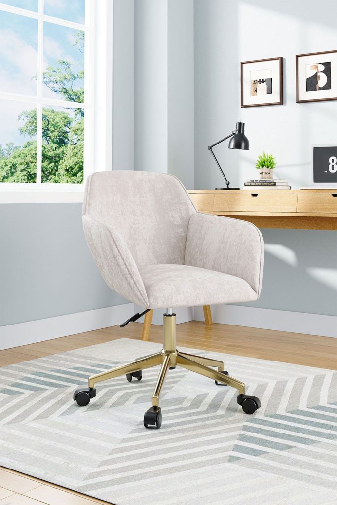 Velvet-Upholstered Swivel Office Chair with Gold Base