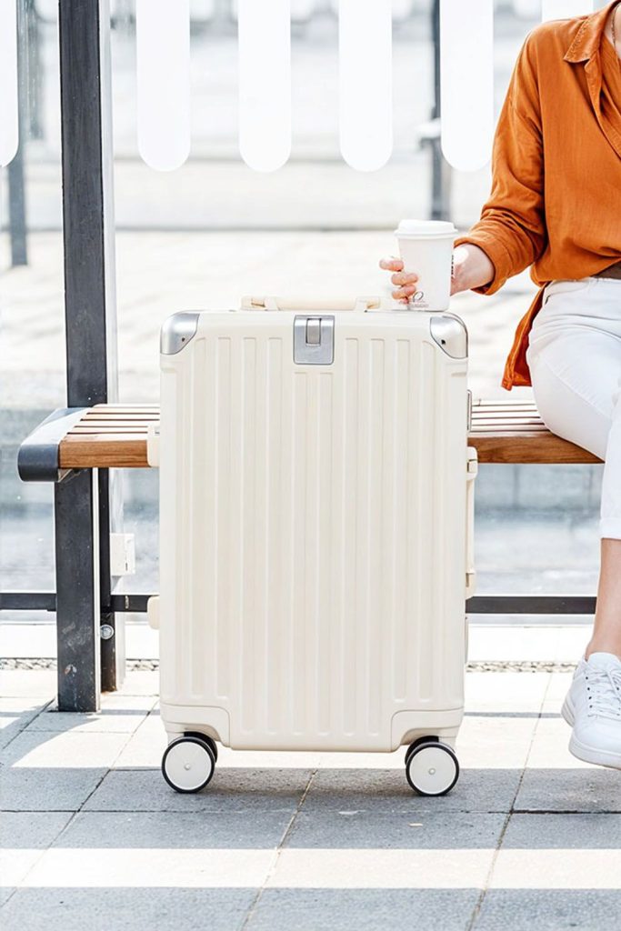 Fashion Suitcase with Combination Lock & USB Port & Cup Holder & Phone Holder