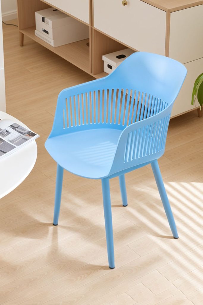 4Pcs PP Dining Chairs with Armrest ( Load Capacity 150kg )