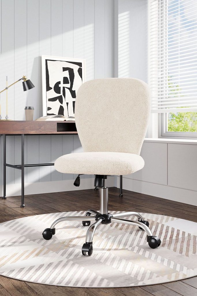 Comfy Plush Office Chair with Wheels No Arms