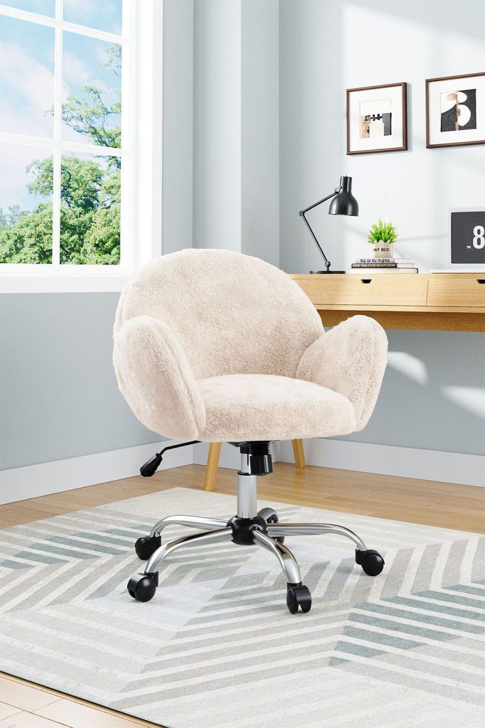 Comfy Plush Swivel Office Chair Adjustable Height