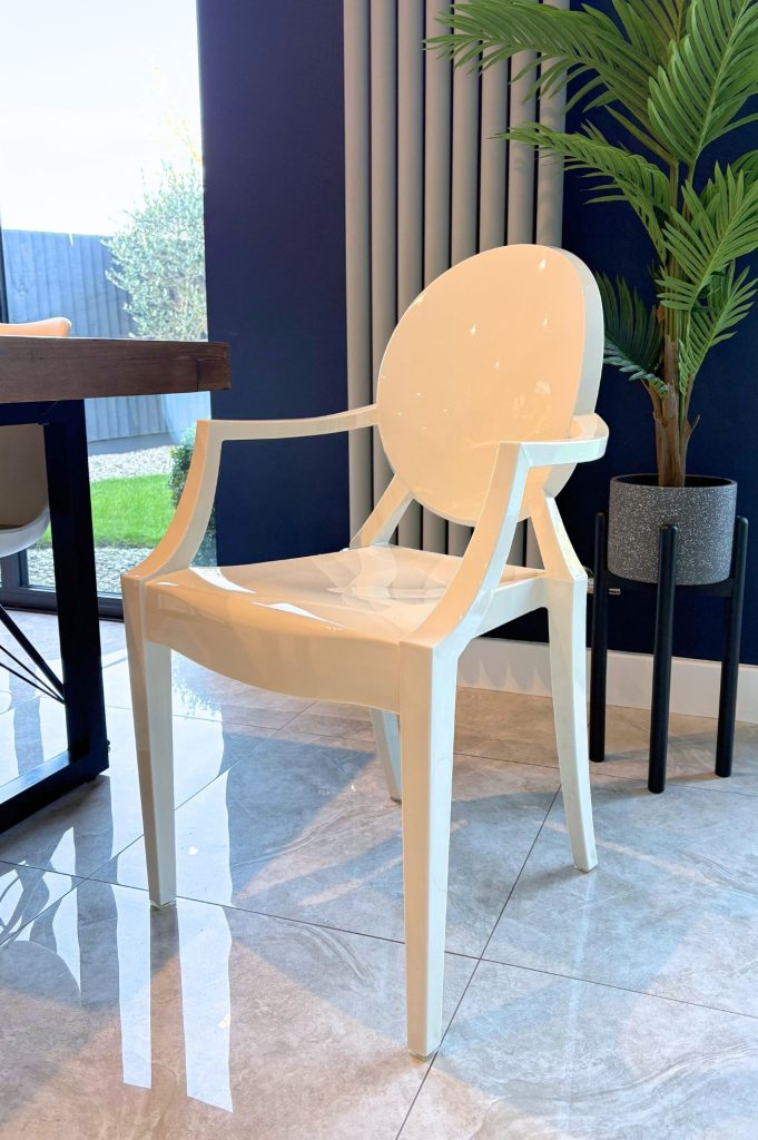 Ghost Style Plastic Louis Armchair