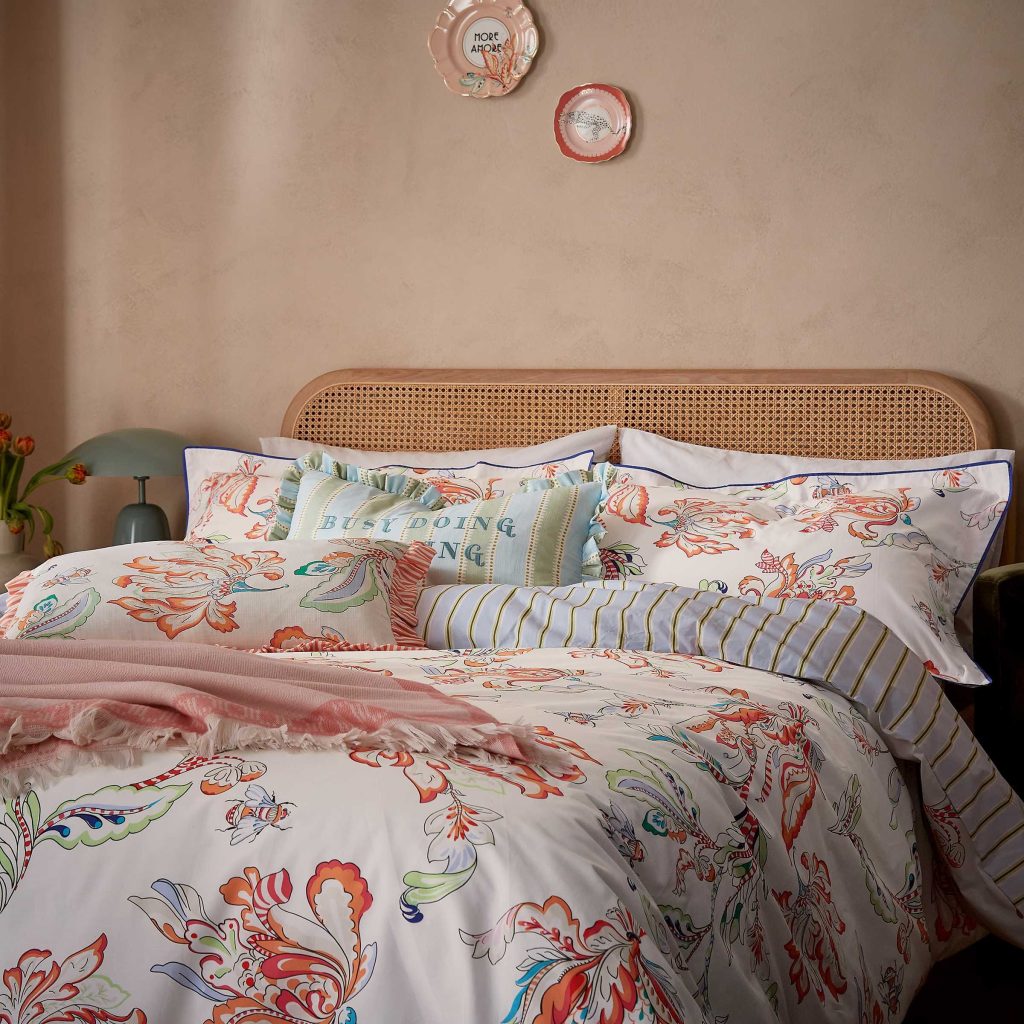 Yvonne Ellen Signature Floral Super Kingsize Duvet Cover Set, Multi